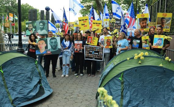 משפחות החטופים מול עצרת האו"ם: "נגמר הזמן מזמן לנאומים"