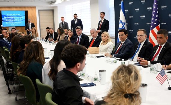 בחזית ההסברה: נתניהו נפגש עם משפיענים פרו-ישראלים