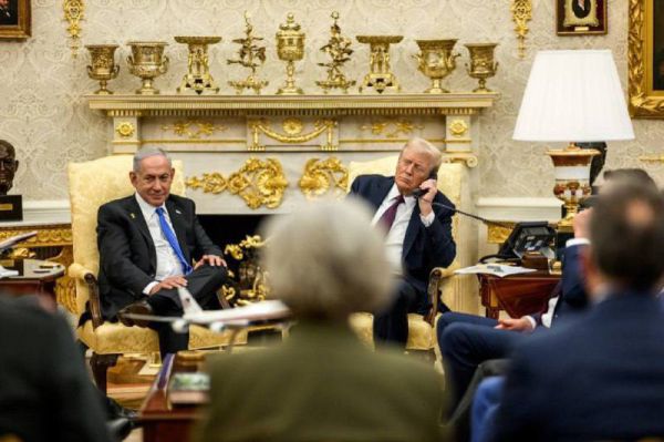 מקבל את הטלפון מטראמפ: תיעוד משיחת ההתנצלות לקטאר