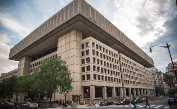 חשד לאירוע דריסה בפיטסבורג: נהג פגע בבניין מטה ה-FBI