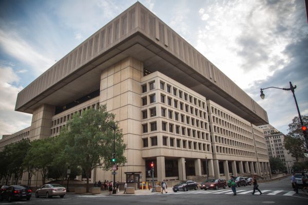 חשד לאירוע דריסה בפיטסבורג: נהג פגע בבניין מטה ה-FBI