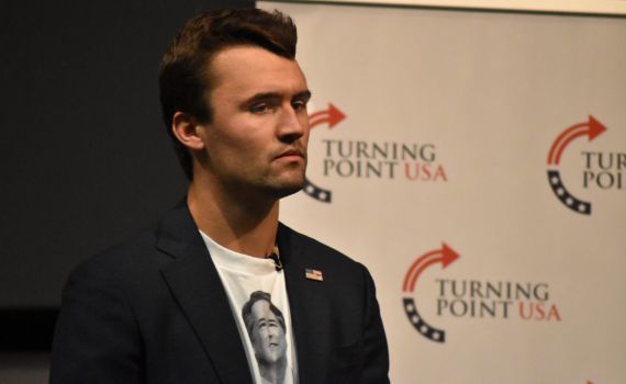 זה העונש של זרים בארה"ב ששמחו על רצח צ'ארלי קירק