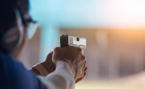 טרגדיה: בדק אם הקסדה שלו חסינה לירי – ושילם בחייו