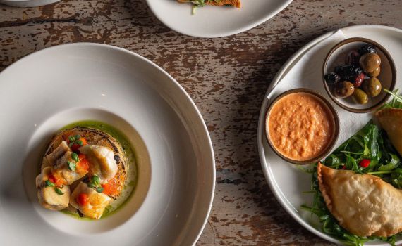 'הולה הולה' פנינה קולינרית בלב שוק הכרמל