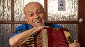 נפרדים מאלברט כהן: 10 הדמויות שהפכו את קולו לאגדה