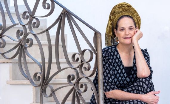 "לא כעס – אהבת תורה הביאה אותי לכתוב" | חיים היא