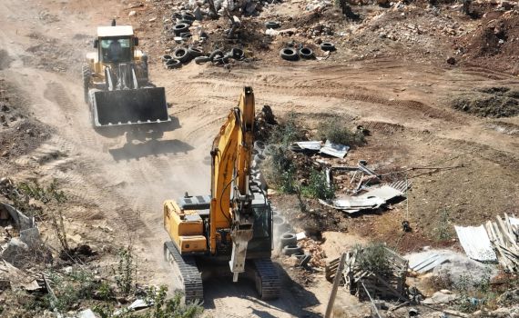 תיעוד: המנהל האזרחי הרס בניה בלתי חוקית בשומרון