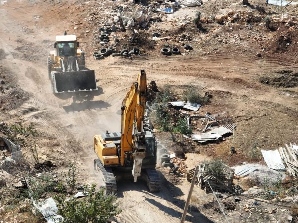 תיעוד: המנהל האזרחי הרס בניה בלתי חוקית בשומרון