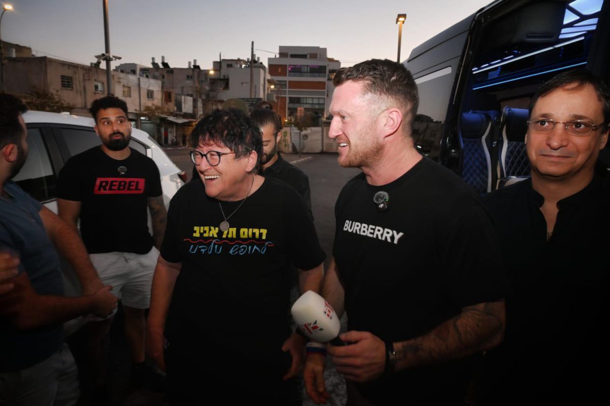 תומך ישראל הבריטי טומי רובינסון הגיע לישראל ונפגש עם שפי פז