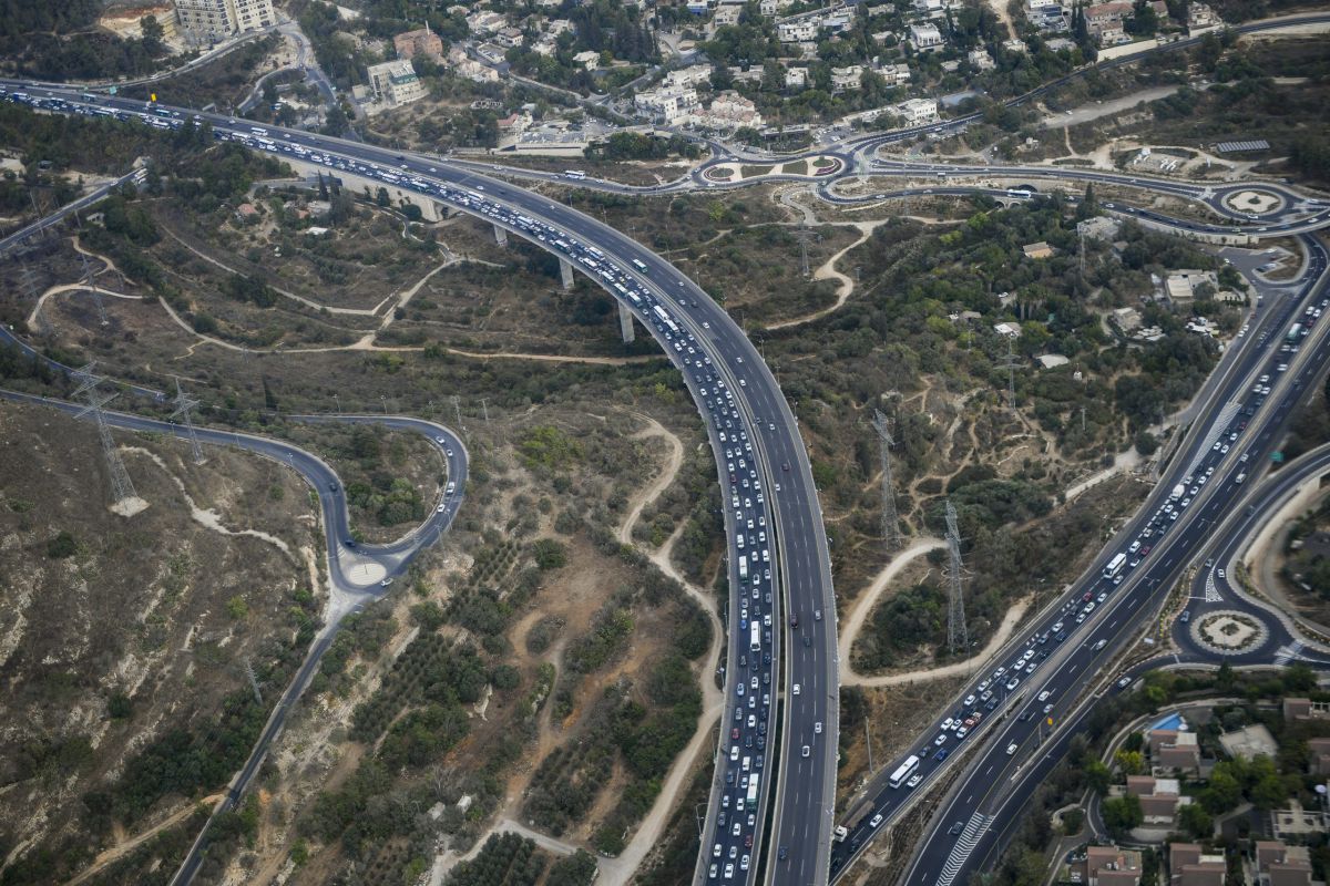 לידיעת הנוסעים לירושלים: שיבושי תנועה בכביש 1 - זאת הסיבה