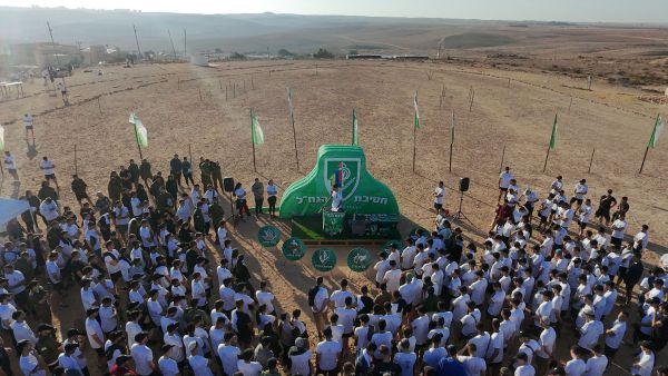 לפני שחוזרים לגדוד: 1000 לוחמים רצו במירוץ בבא"ח נח"ל. צפו