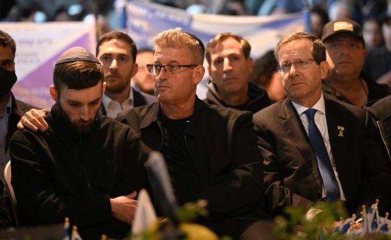 מתן אנגרסט הגיע להלוויתו של סרן דניאל פרץ הי"ד