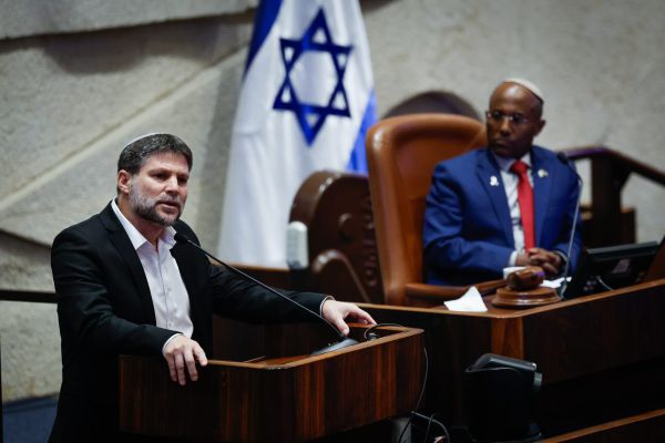 נתניהו לסמוטריץ': "אתה מכניס אצבע בעין"