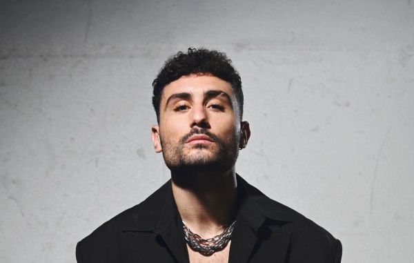 עידו מלכה חושף כיצד הוא מגן על יובל רפאל – מהסיוטים שלו