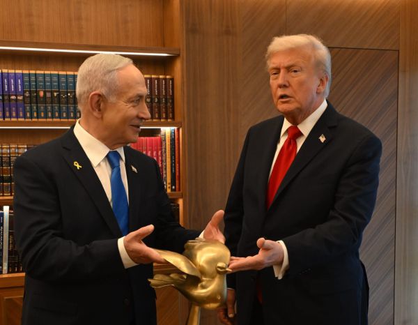 במקום הנובל: המתנה הייחודית של נתניהו לטראמפ