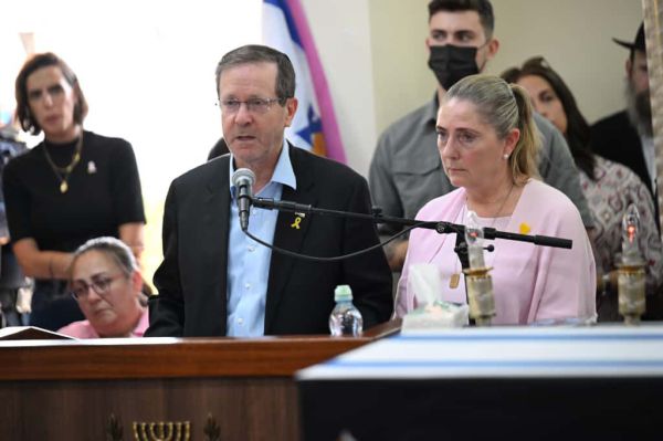 הרצוג בהלווית ענבר הימן:  "סליחה שלא היינו שם עבורכם"