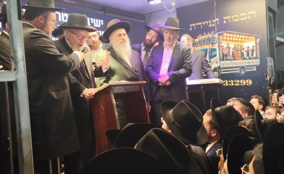 המנהיג החרדי איים: "אם לא תהיה ברירה כל הציבור יצטרף". צפו