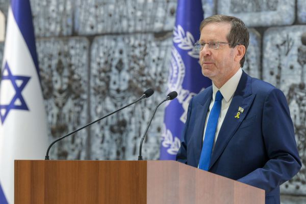 גורם ביטחוני נגד הרצוג: "שיקים תחנת רדיו בבית הנשיא"