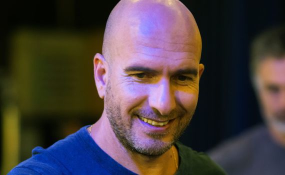 אסי כהן עוזב הדמות המיתולוגית ב"ארץ נהדרת"