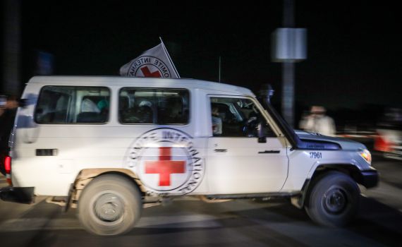 שני ארונות החטופים החללים הגיעו לידי כוחות צה"ל