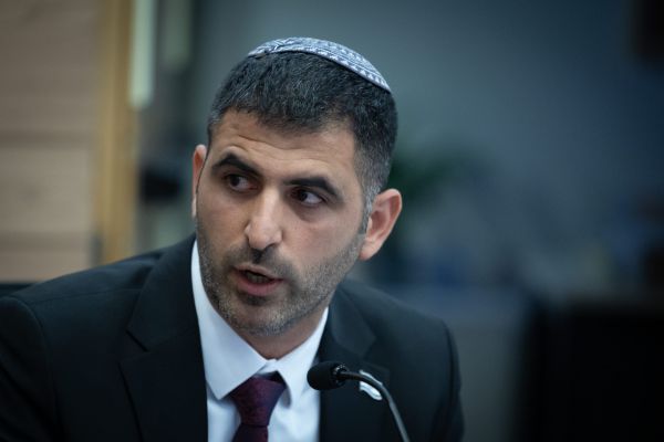 השר קרעי ישתתף בהפגנת החרדים נגד גיוס