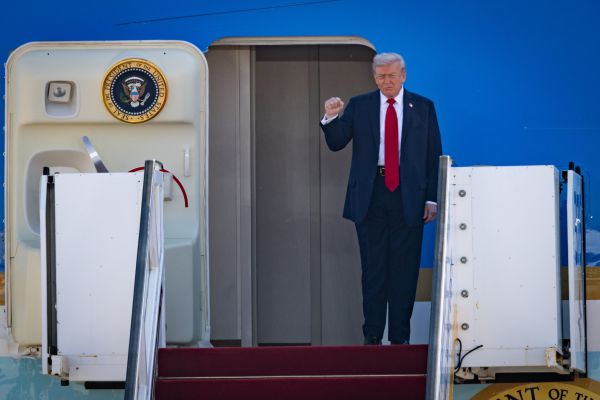 טראמפ באיום נוסף: "בנות בריתנו ישמחו 'ליישר' את חמאס"