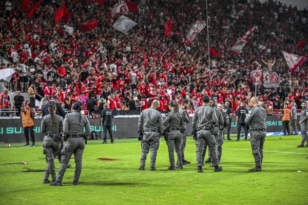 הפועל תל אביב לאוהדיה: "לא יכולים לקחת אחריות שתחזרו בשלום"