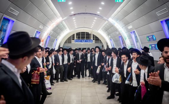 צפו: "אנו רצים והם רצים, אנו עמלים והם עמלים"