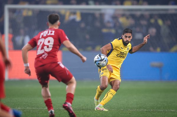 אירוע קיצוני במכבי תל אביב: שחקן תקף באלימות את חברו לקבוצה