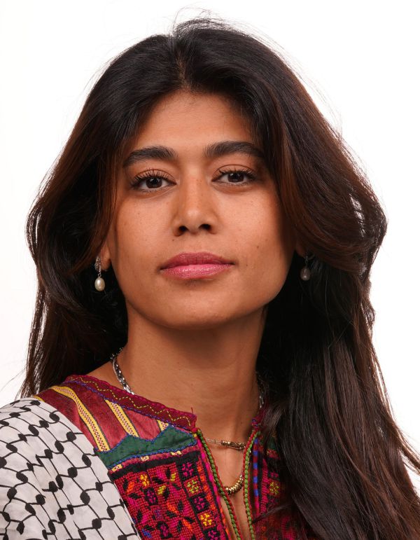 דרישה לחקור חברת פרלמנט צרפתייה בגין הסתה לרצח