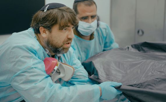 בחרדת קודש: הסרט על מי שדואגים שלכל חלל יהיה שם