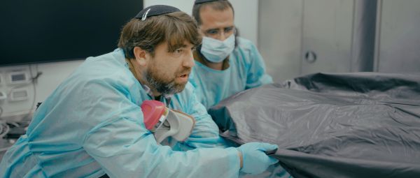 בחרדת קודש: הסרט על מי שדואגים שלכל חלל יהיה שם