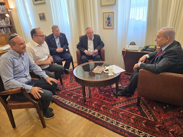 נתניהו מבטיח: “לא משחררים מחבלים עד שאחרון החטופים חוזר״