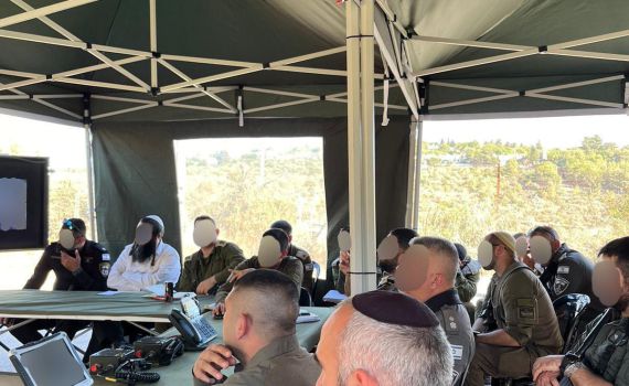 לרגל החג – אלפי אזרחים ביקרו בקבר יהושע בן נון