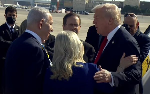 באופן חריג: טראמפ נחת בארץ – והזמין את נתניהו לעלות לרכבו