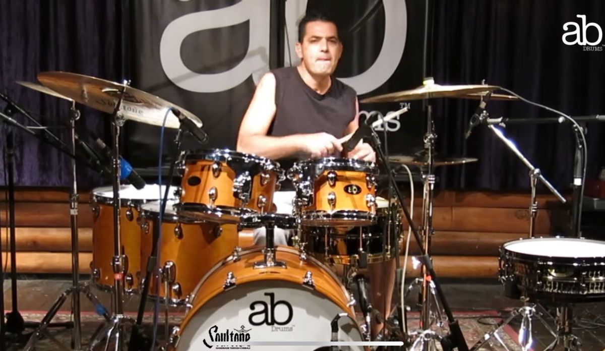 אבל במגדל העמק: המתופף הענק אשר פדי הלך לעולמו בגיל 55