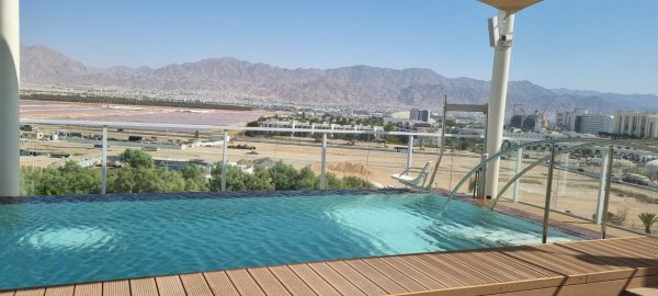 תארזו משקפי שמש: פנינת נופש חדשה בלב העיר אילת