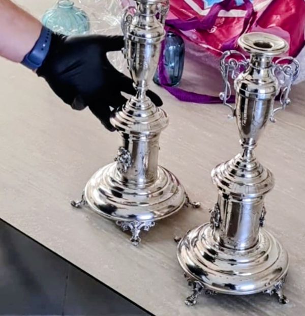 פמוטים עתיקים שנגנבו מתל אביב הוחזרו תוך ימים בודדים