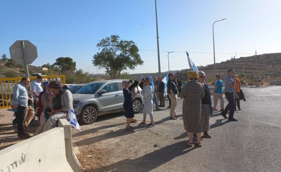 פרובוקציה במסיק: אנרכיסטים תקפו חיילים וניסו לחטוף רחפן