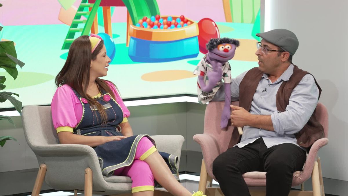 בשכונה של אביה – אמיתי המספר הגיע לסוכה