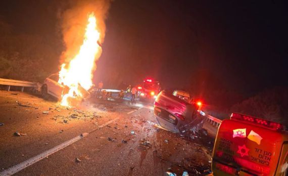 הרכבים התהפכו ועלו באש: 2 הרוגים בתאונה ליד אשדוד