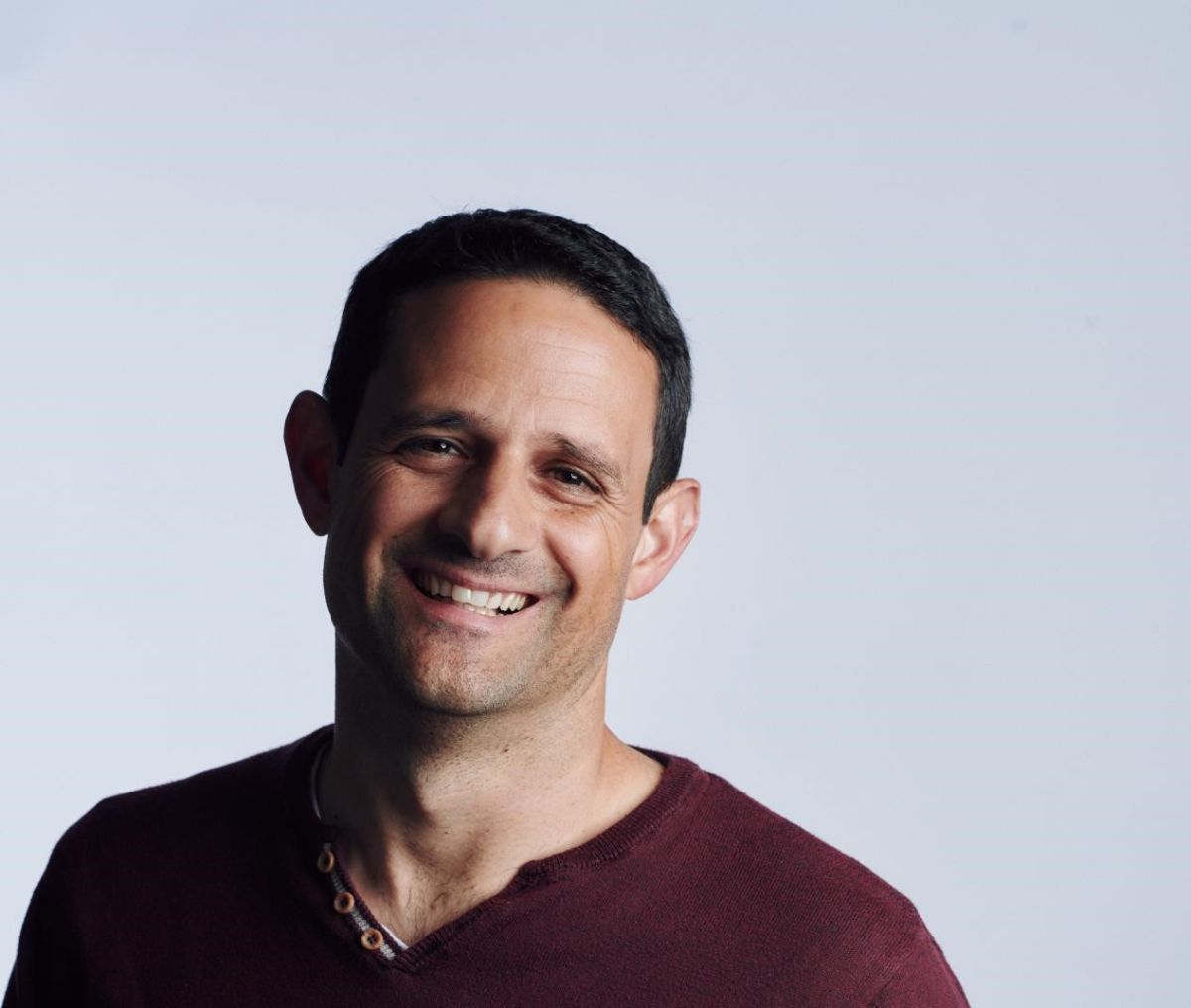 היוצר הסרוג והמילואימניק אמיר בן גל באלבום בכורה