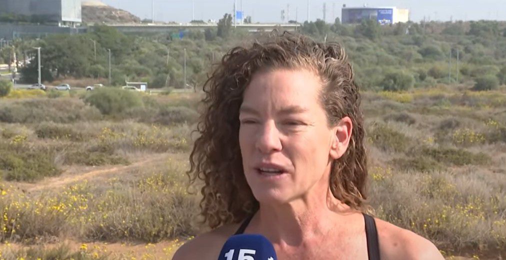 האישה שמצאה את הטלפון של הפצ"רית: הציעו לי כסף אבל סירבתי