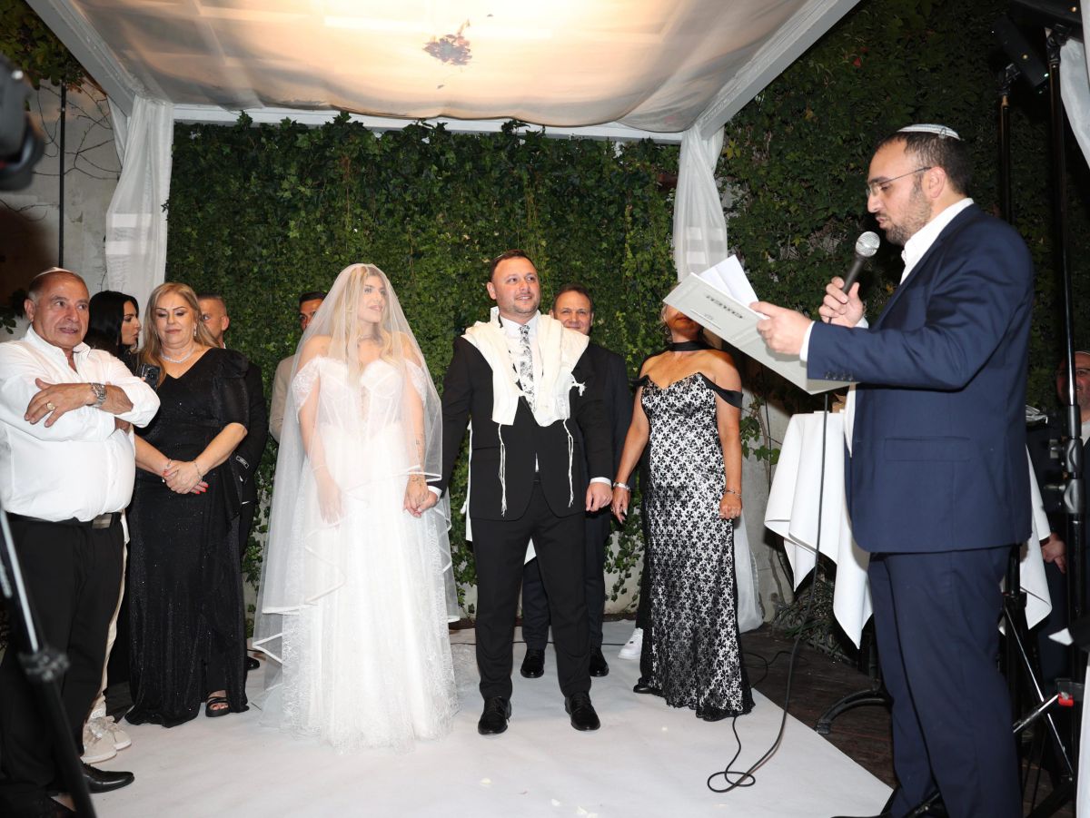 היה מיקרופון? כוכב הטיקטוק אלכס שולץ ולינוי התחתנו הערב