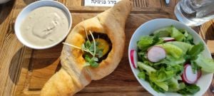 טעמים של תורכים, בריטים וישראלים: סיפורה של מסעדת בוהריים