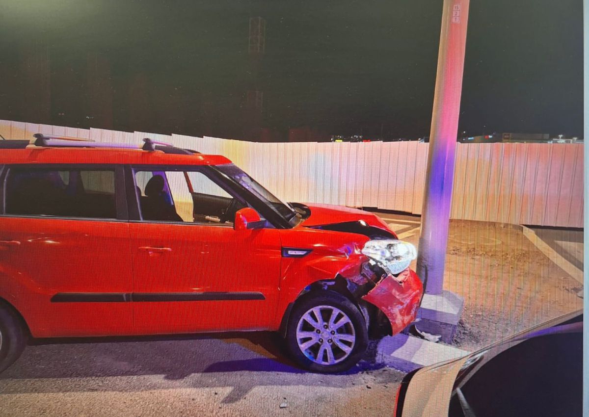 אילת: נהג ניסע להימלט משוטרים – ופגע בניידת המשטרה