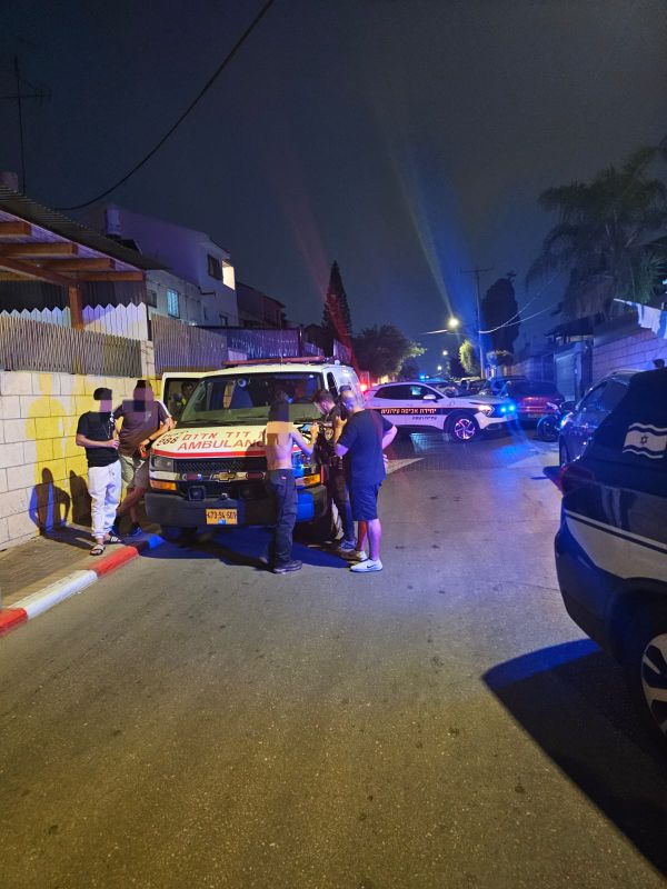 רעננה: בחורה דקרה את אמה שנפצעה בינוני