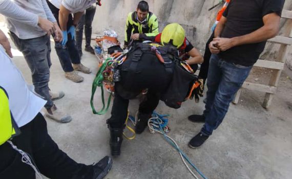 חילוץ דרמטי בירושלים: אדם נפל לבור בעומק של כ-5 מטרים