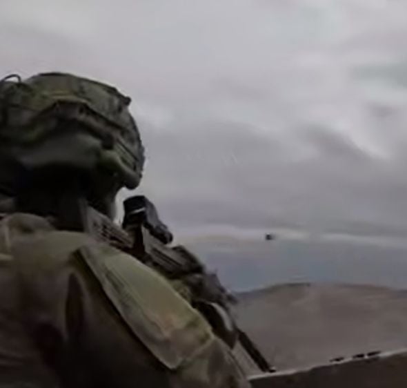 צפו בתיעוד: רגעי החיסול של המחבל מהפיגוע באזור התעשייה בראון