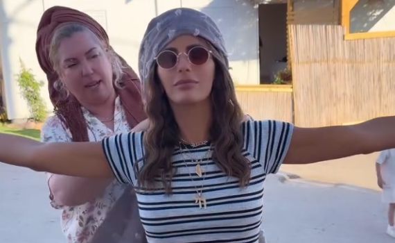 "תגובה לכאפייה": כוכבת הרשת האמריקנית בכיסוי ראש של מתנחלת